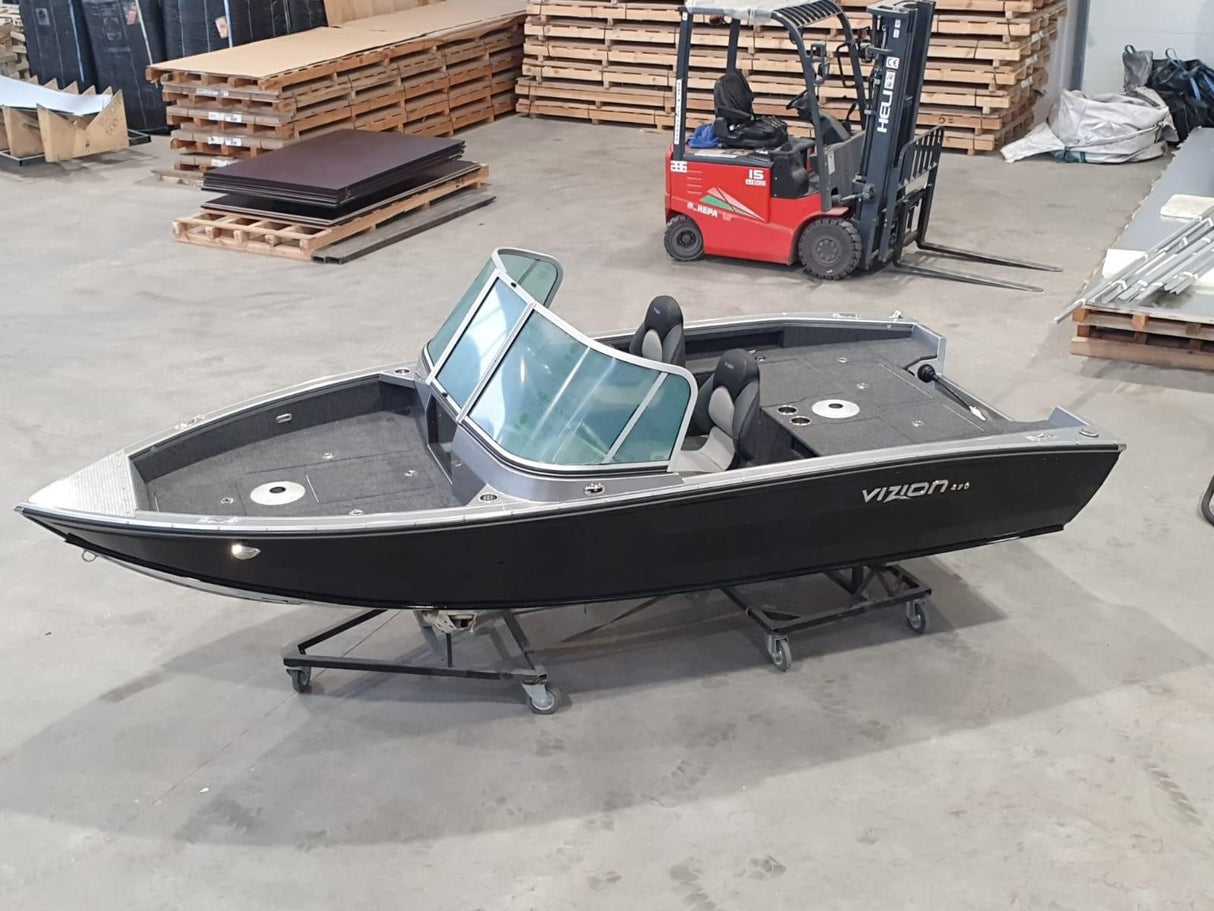 Barca de aluminiu Vizion 470