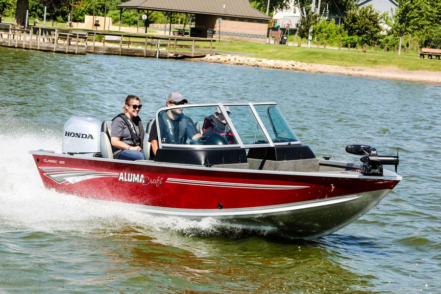 Barca aluminiu AlumaCraft Classic 165 Sport