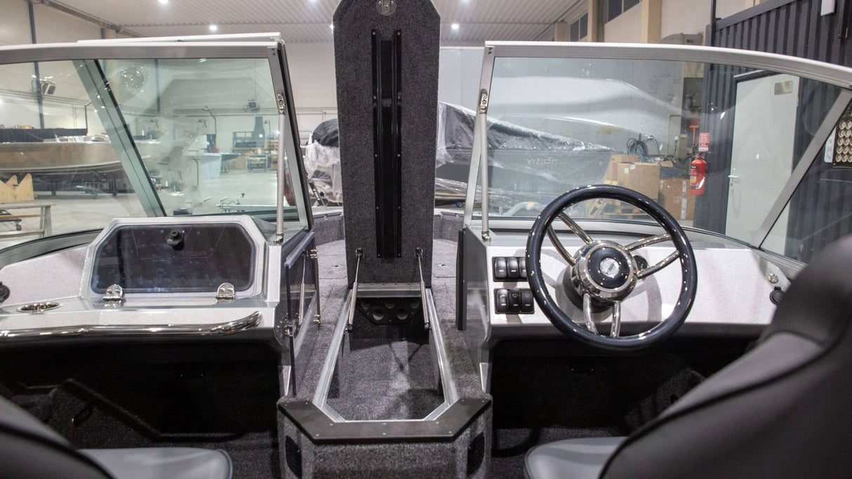 Barca de aluminiu Vizion 470 PRO